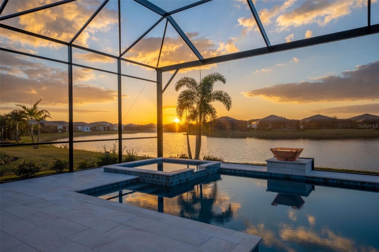 8122 Redonda Loop, Lakewood Ranch, FL 34202 Photo