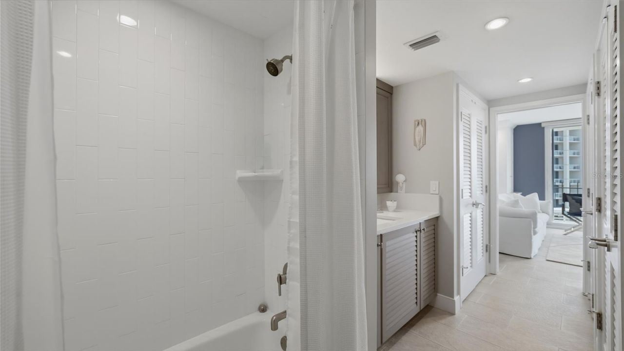 1212 Benjamin Franklin Drive, Unit 907, Sarasota, FL 34236 Photo