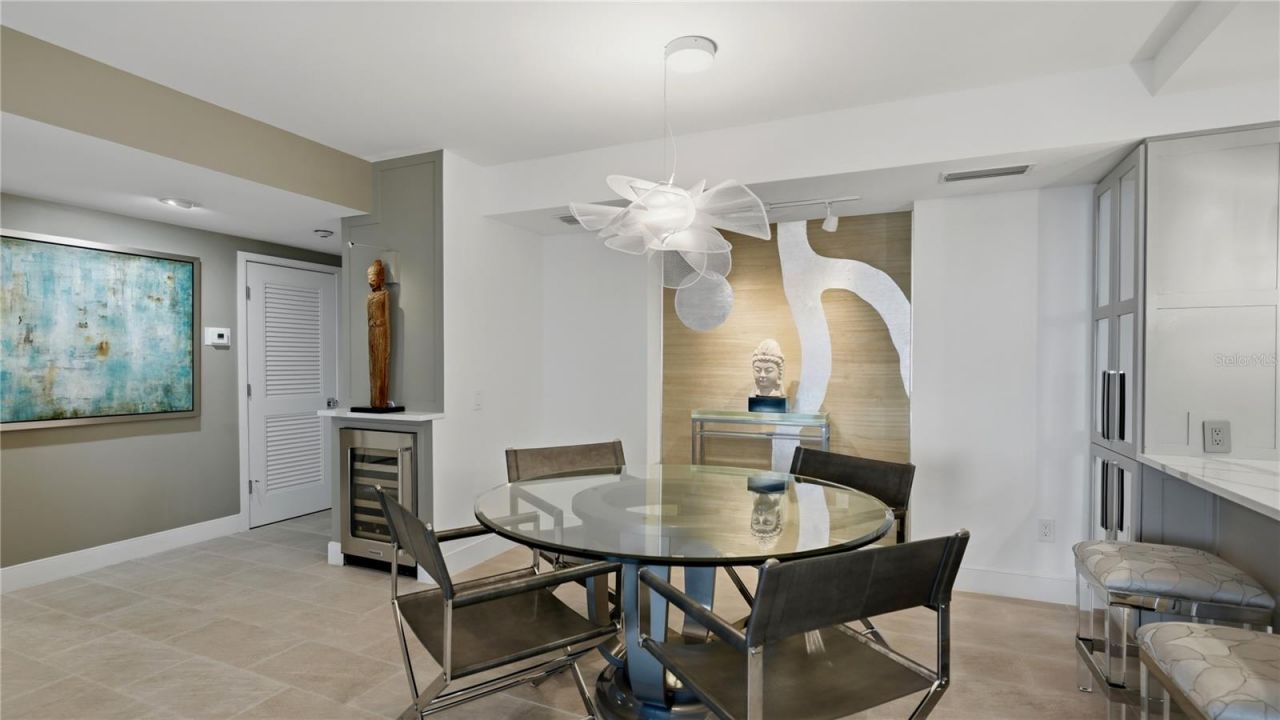 1212 Benjamin Franklin Drive, Unit 907, Sarasota, FL 34236 Photo