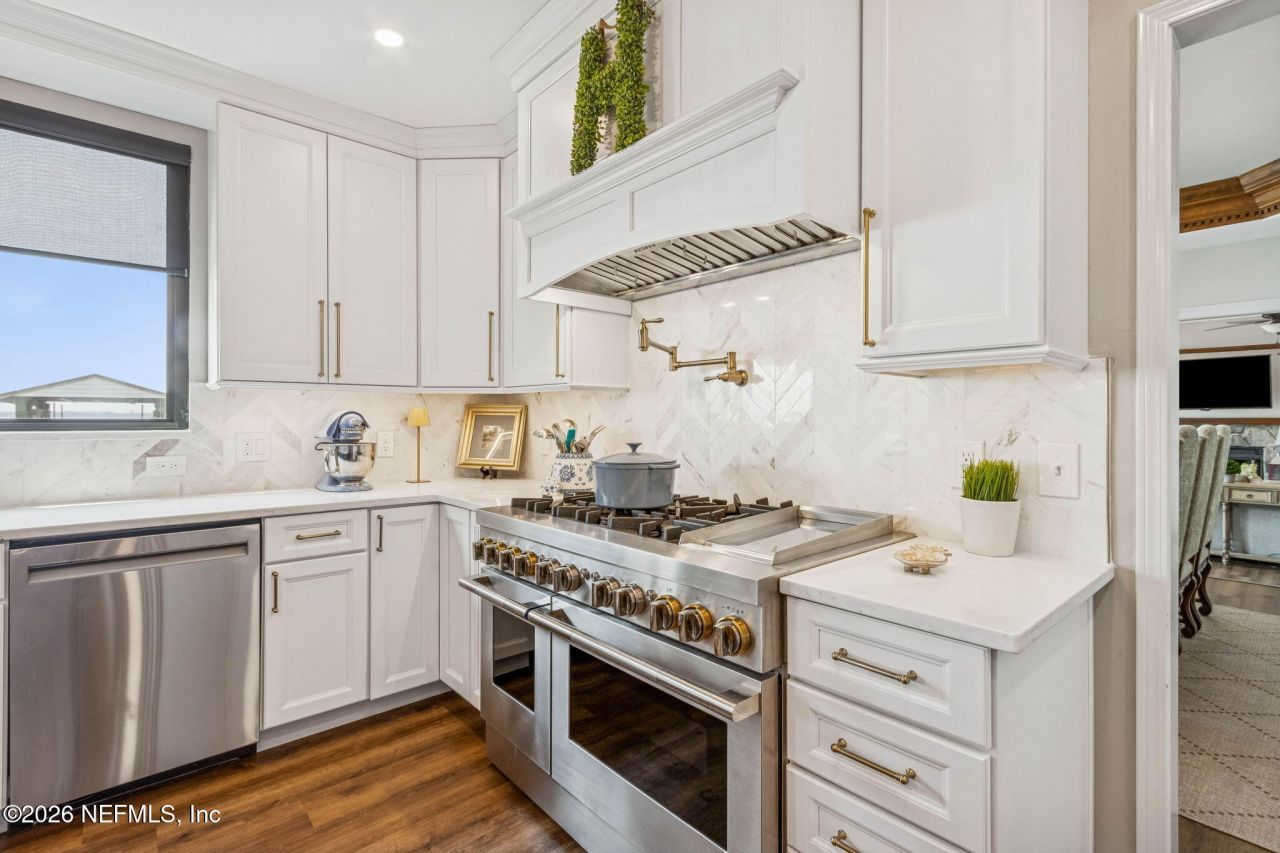 6518 Christopher Point Road W, Jacksonville, FL 32217 Photo