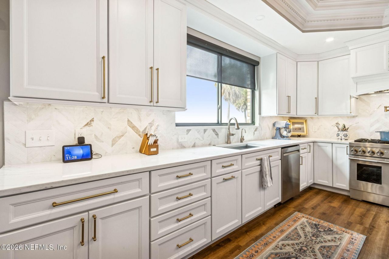 6518 Christopher Point Road W, Jacksonville, FL 32217 Photo