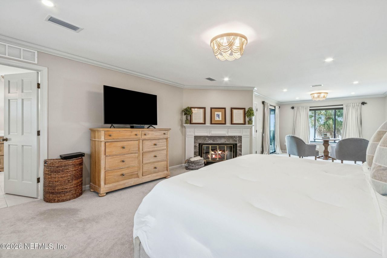 6518 Christopher Point Road W, Jacksonville, FL 32217 Photo