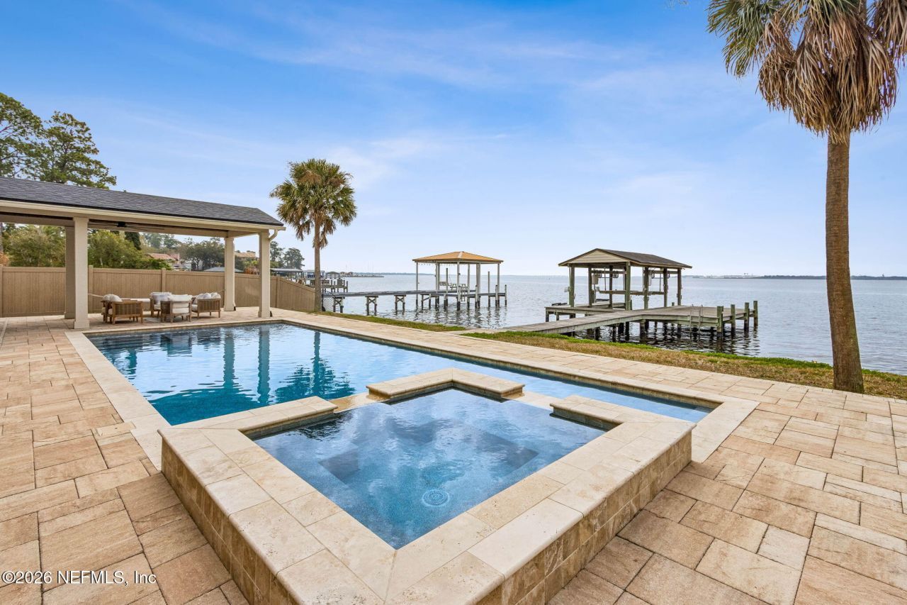 6518 Christopher Point Road W, Jacksonville, FL 32217 Photo