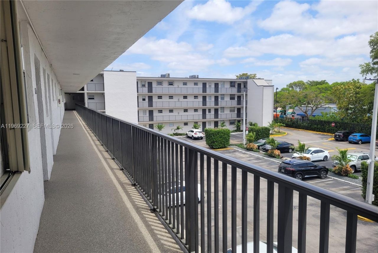 14140 SW 84th St, Unit 301-H, Miami, FL 33183 Photo