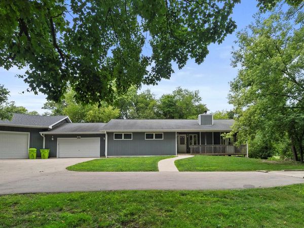 32 S Walworth AVENUE, Williams Bay, WI 53191