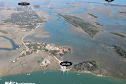 2421 Sol Legare Road photo 4