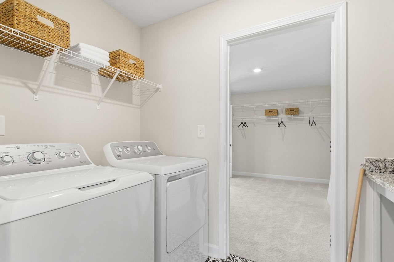 218 Crosswick Street Photo 10