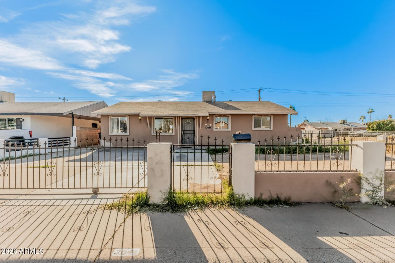 3044 N 80th Lane, Phoenix, AZ 85033 Main Photo