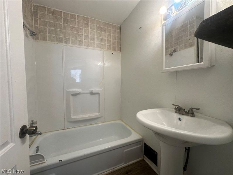 6404 Carl Avenue, Cleveland, OH 44103 Photo 11