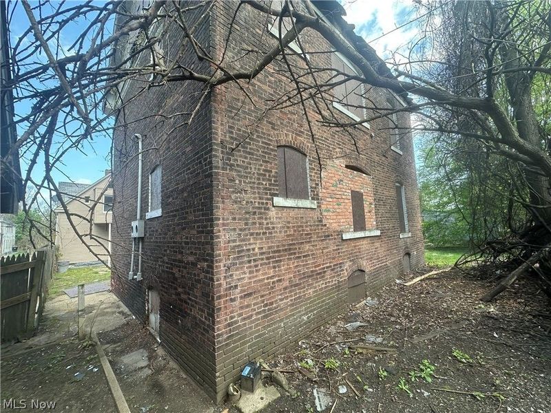 6404 Carl Avenue, Cleveland, OH 44103 Photo 29