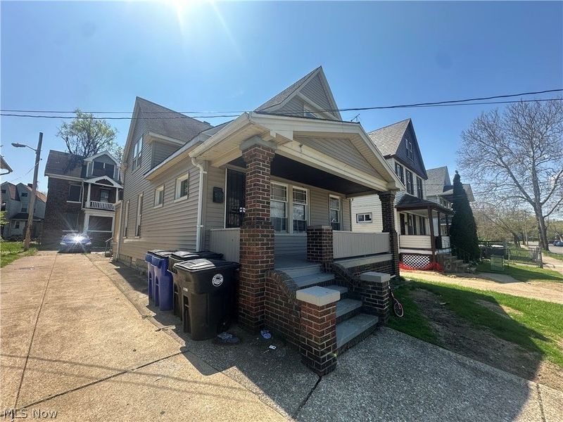 6404 Carl Avenue, Cleveland, OH 44103 Photo 3