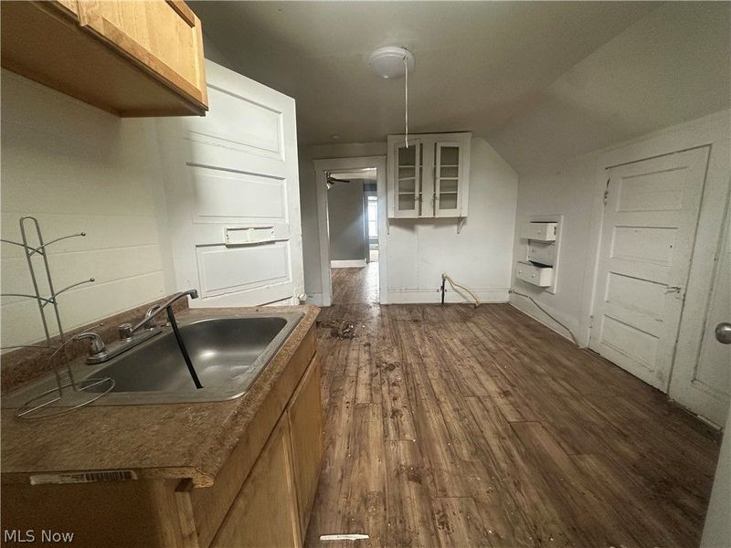 6404 Carl Avenue, Cleveland, OH 44103 Photo 6