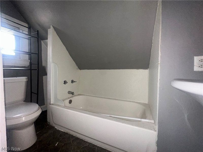 6404 Carl Avenue, Cleveland, OH 44103 Photo 8