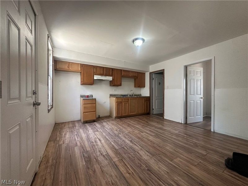 6404 Carl Avenue, Cleveland, OH 44103 Photo 9