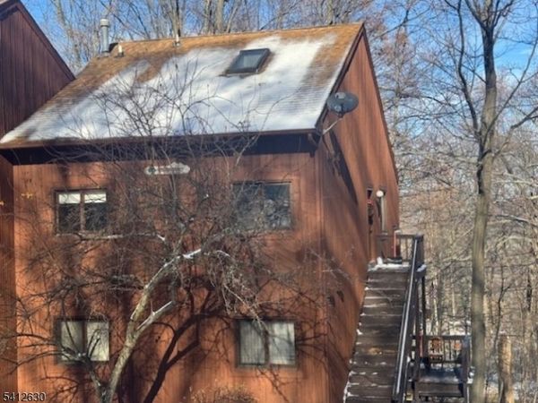 3 Purgatory Ct, Vernon, NJ 07462