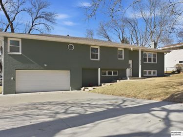 2116 S 121st Street, Omaha, NE 68144