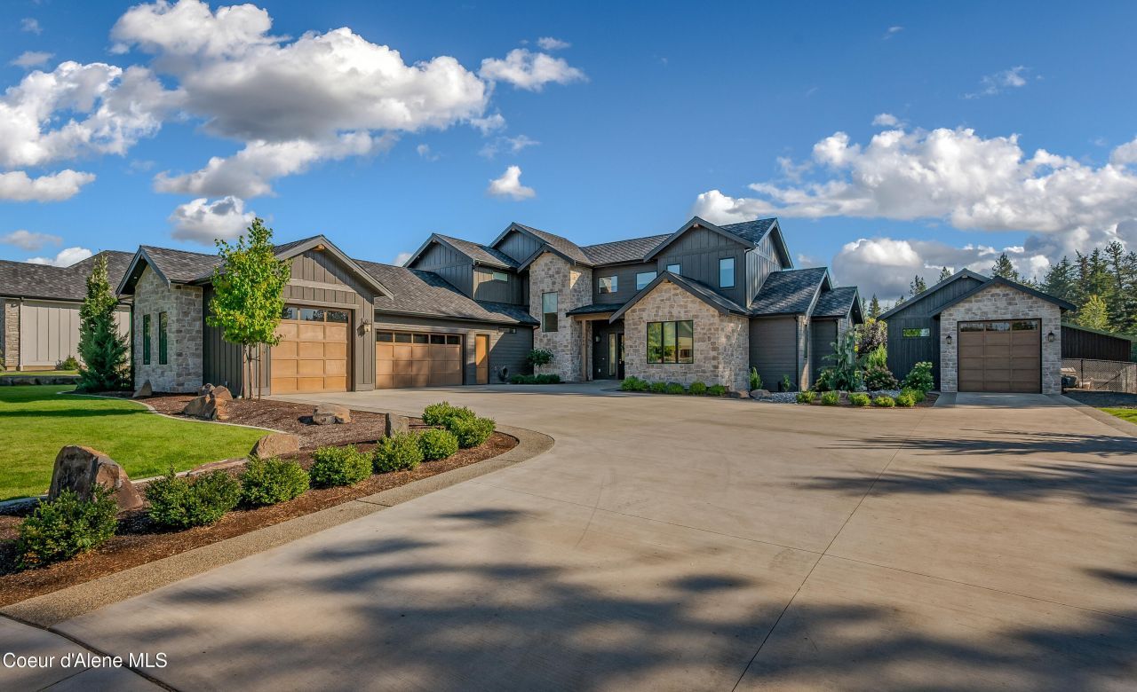 1404 E Bruin Loop, Hayden, ID 83835 Main Photo