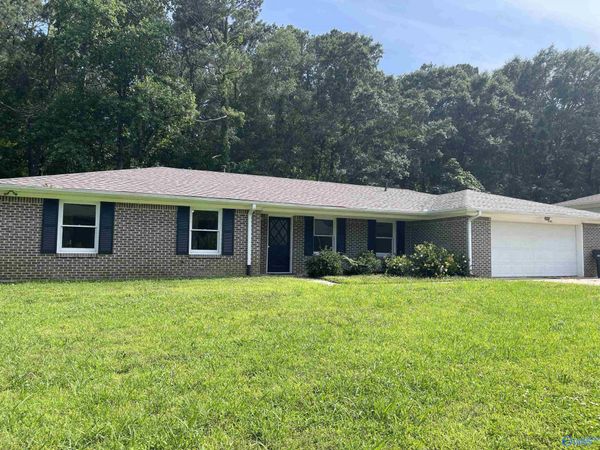 3121 Hawthorne Circle, Southside, AL 35907
