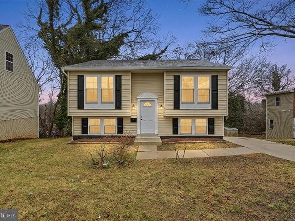 6915 ADEL STREET, CAPITOL HEIGHTS, MD 20743