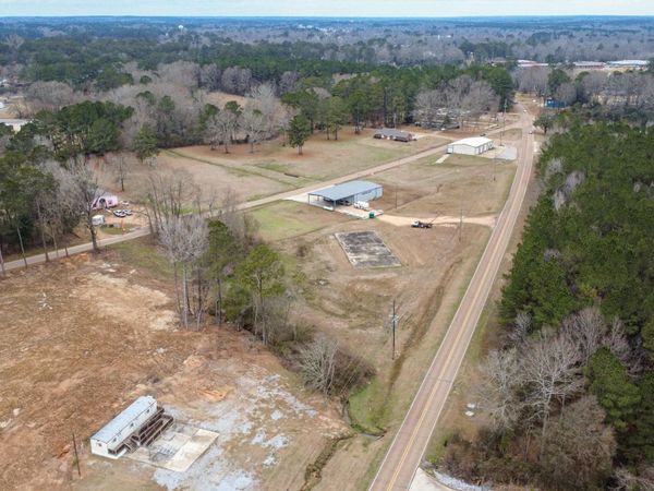 00 S Fir Ave., Collins, MS 39428