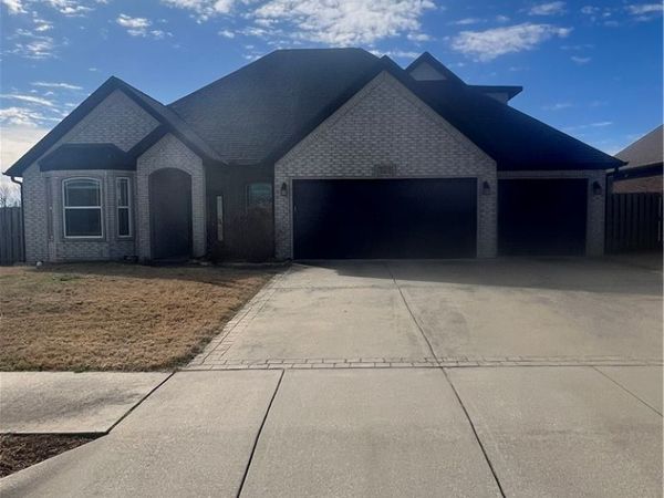 2201 SW Montana Avenue , Bentonville, AR 72713