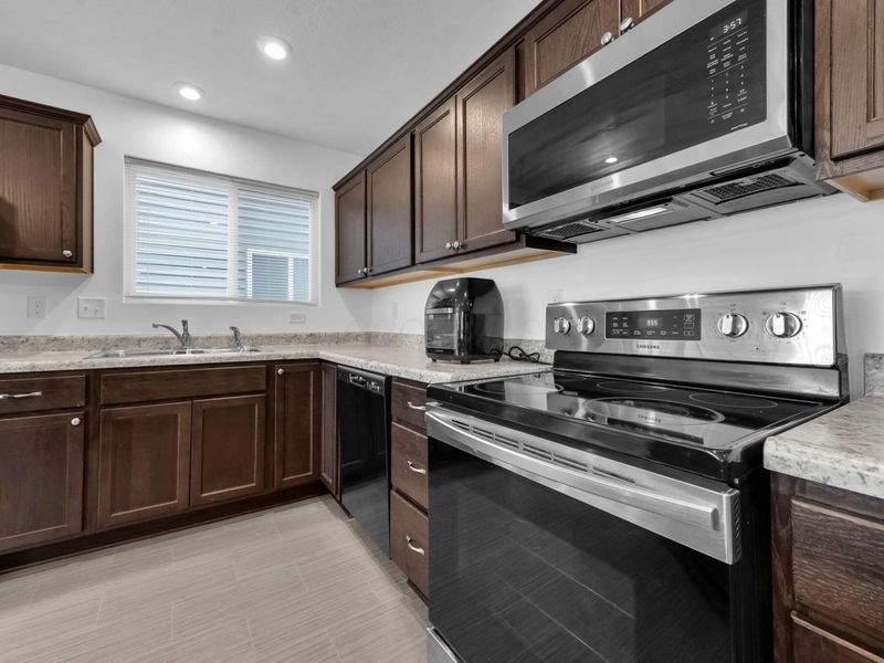 3733 Sugarbark Drive, Canal Winchester, OH 43110 Photo 16