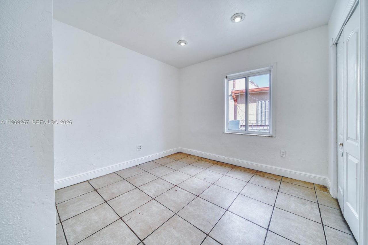 2171 SW 21st St, Miami, FL 33145 Photo