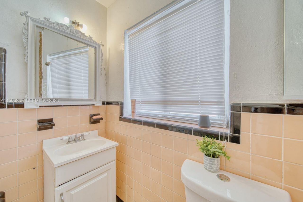 2171 SW 21st St, Miami, FL 33145 Photo