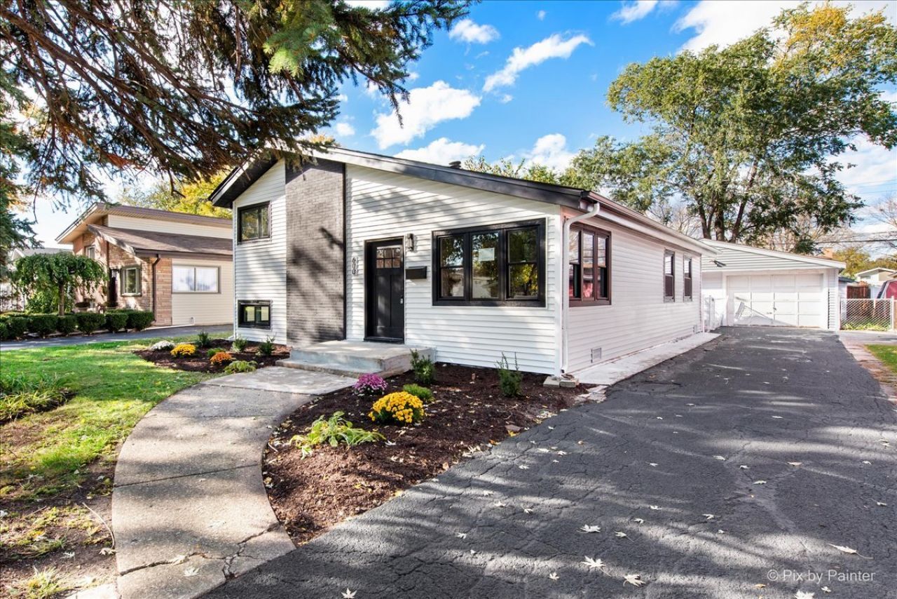 600 N Iowa Avenue, Villa Park, IL 60181 Main Photo