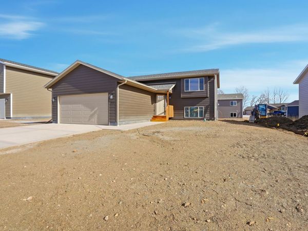 4026 MAGNUM RD, RAPID CITY, SD 57703
