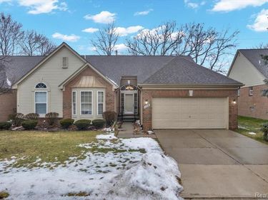 1158 Churchill Circle, Rochester, MI 48307