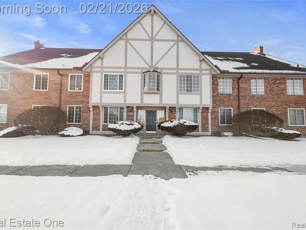 30268 Southfield Road, Southfield, MI 48076