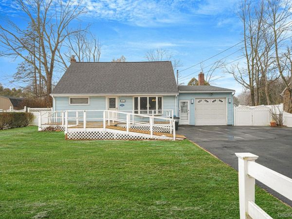 6 Noahs Path , Rocky Point, NY 11778