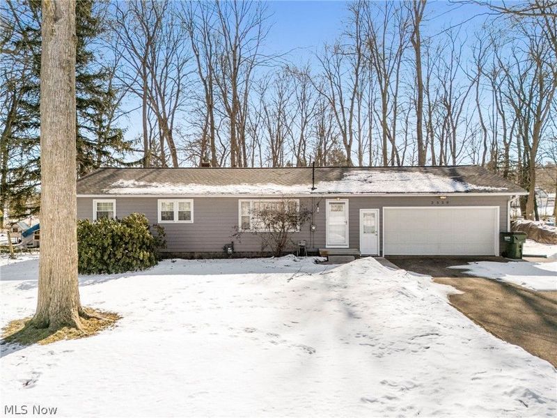 2550 Eaver Street NW, Uniontown, OH 44685 Photo 2