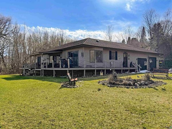 107 S 4th St, Bayfield, WI 54814