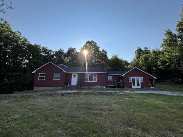 128 N Shore Road, Derry, NH 03038