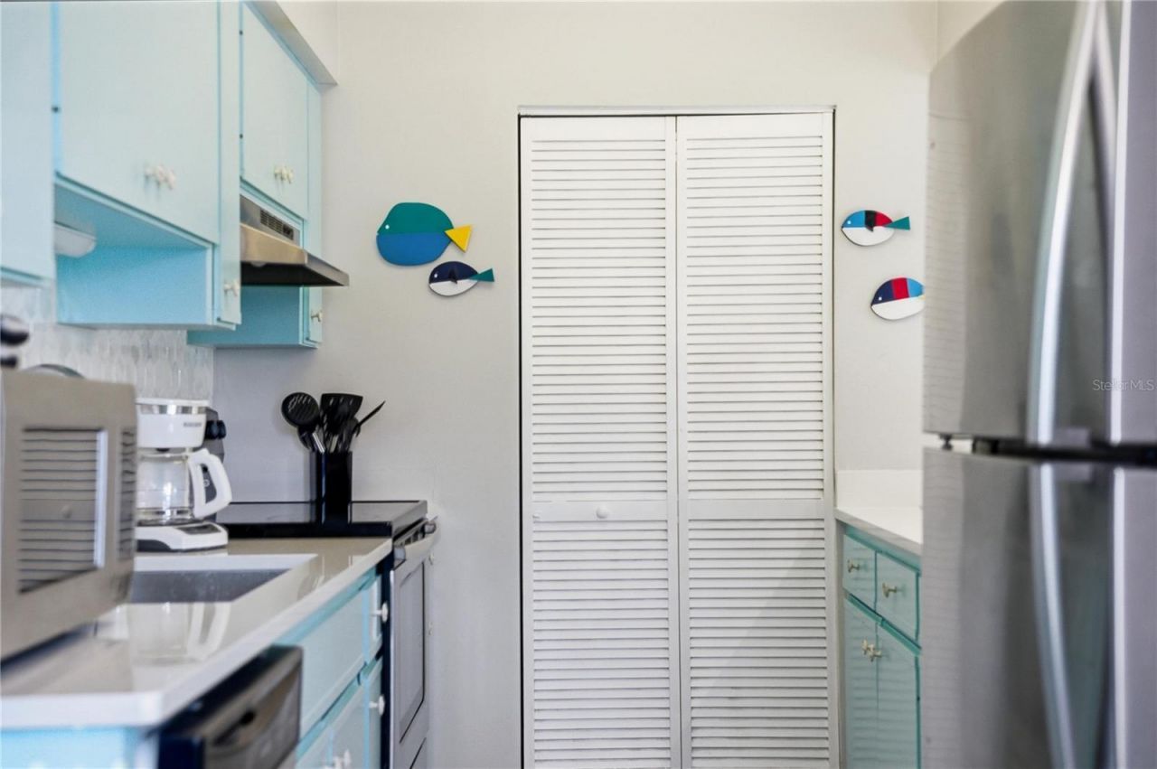 527 Beach Road, Sarasota, FL 34242 Photo