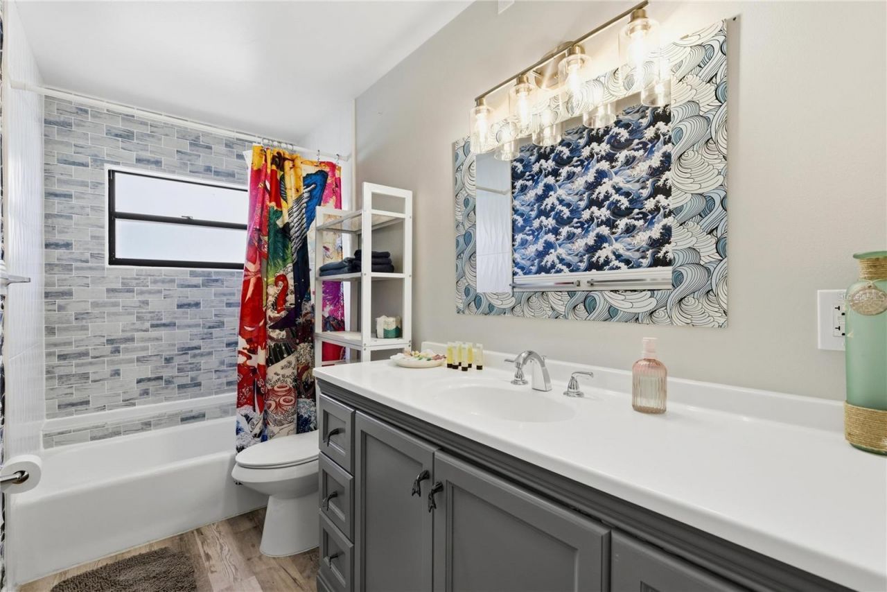 527 Beach Road, Sarasota, FL 34242 Photo