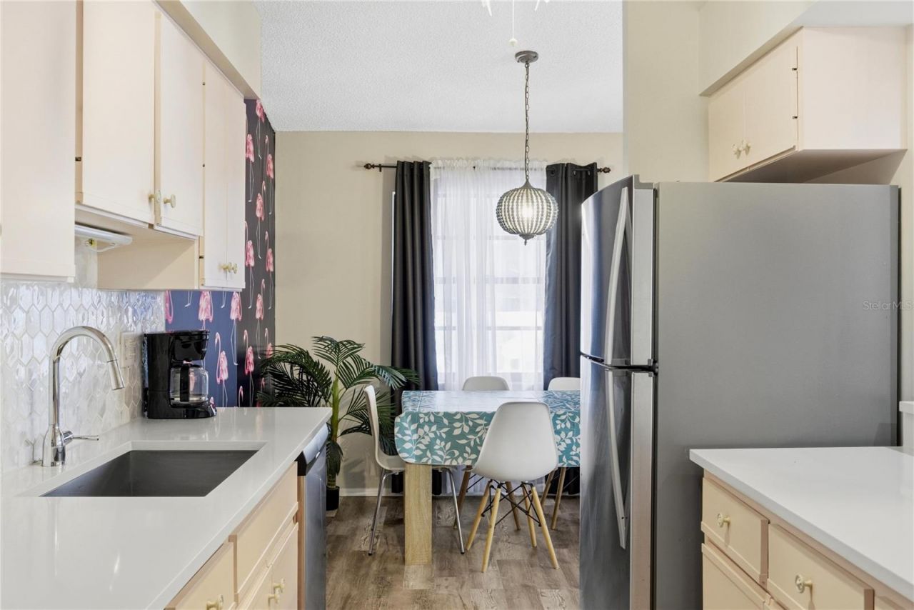 527 Beach Road, Sarasota, FL 34242 Photo