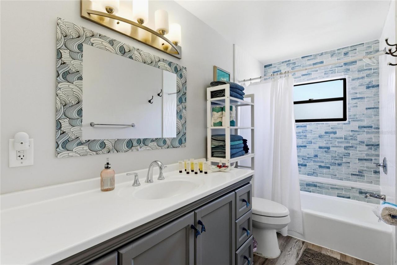 527 Beach Road, Sarasota, FL 34242 Photo