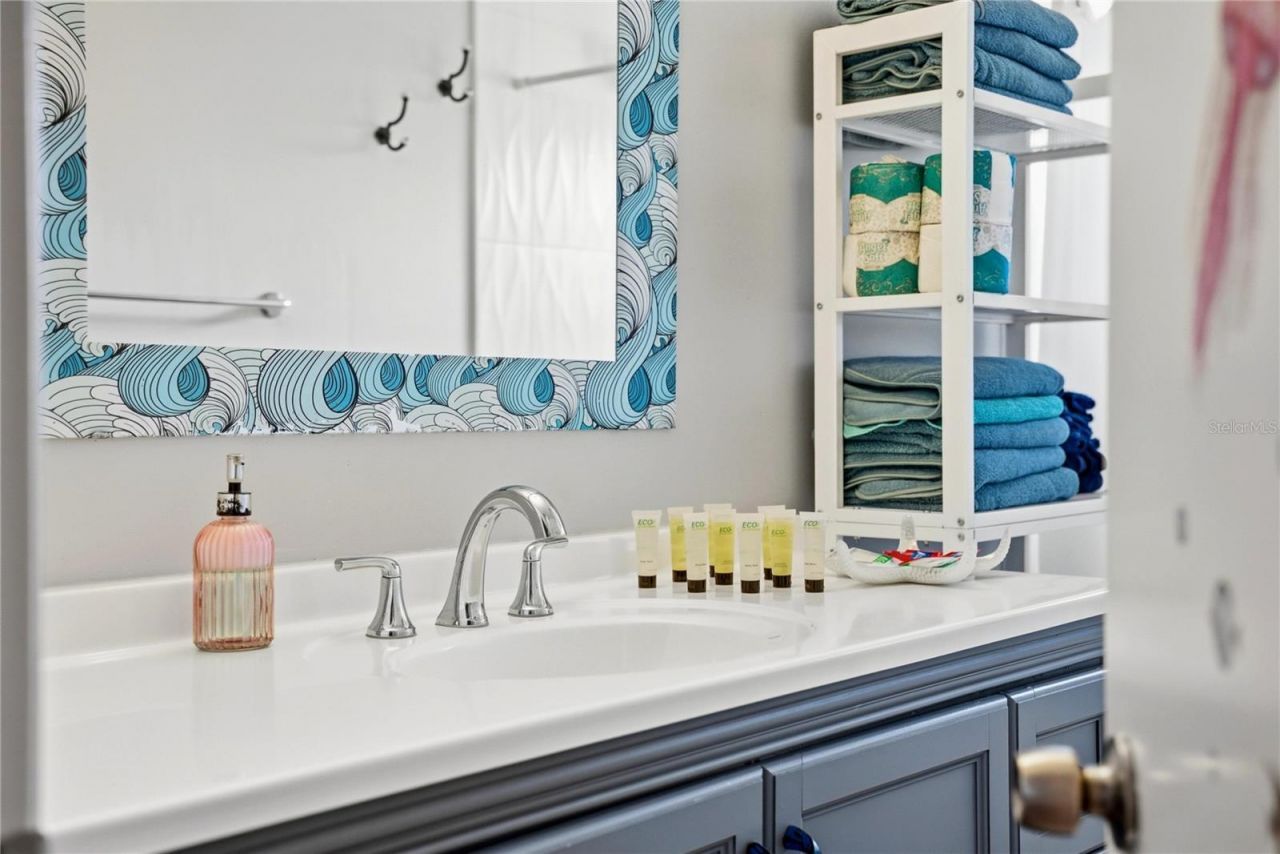 527 Beach Road, Sarasota, FL 34242 Photo