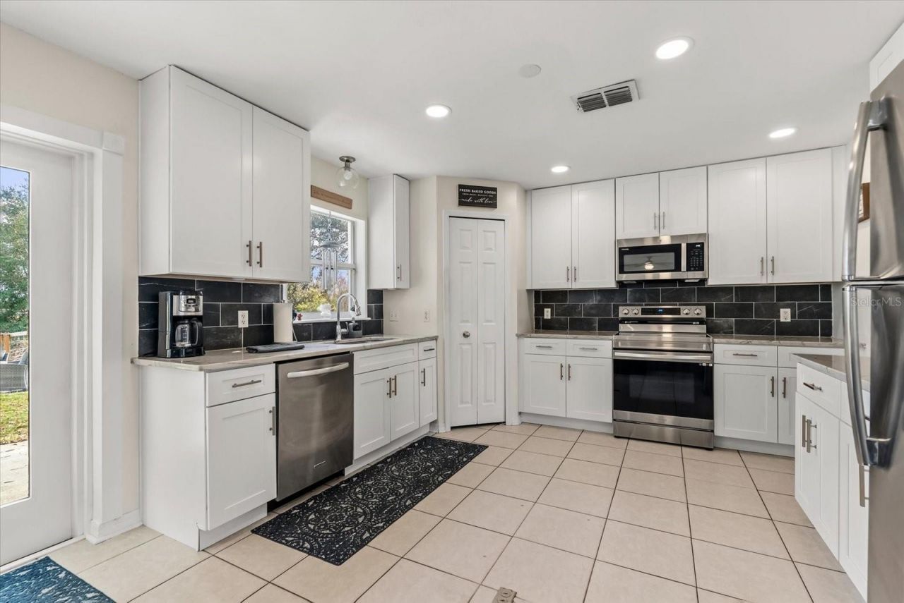 1678 Ridgemoor Drive, Mascotte, FL 34753 Photo