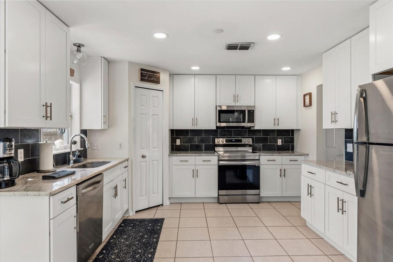 1678 Ridgemoor Drive, Mascotte, FL 34753 Photo