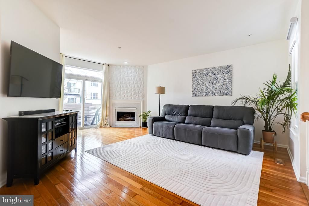 10305 Royal Woods Court, Gaithersburg, MD 20886 Main Photo