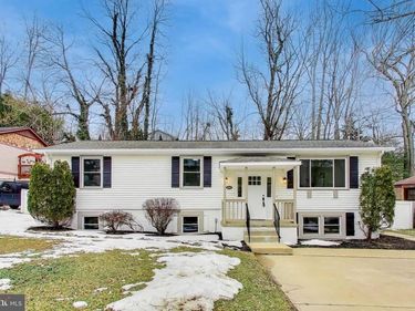 18905 RED OAK LANE , TRIANGLE, VA 22172