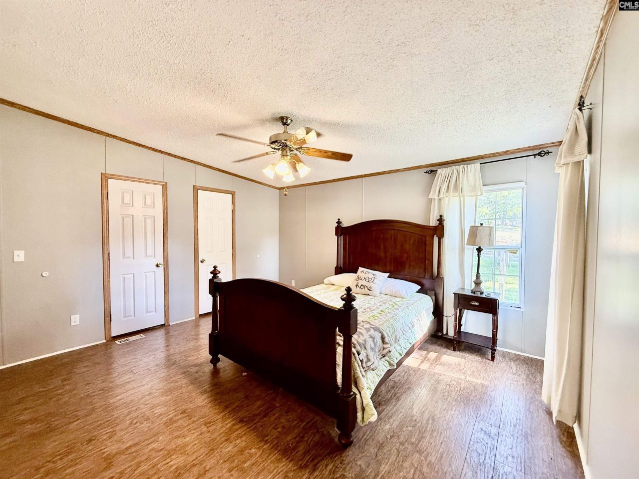 37 Suede Lane Photo 22