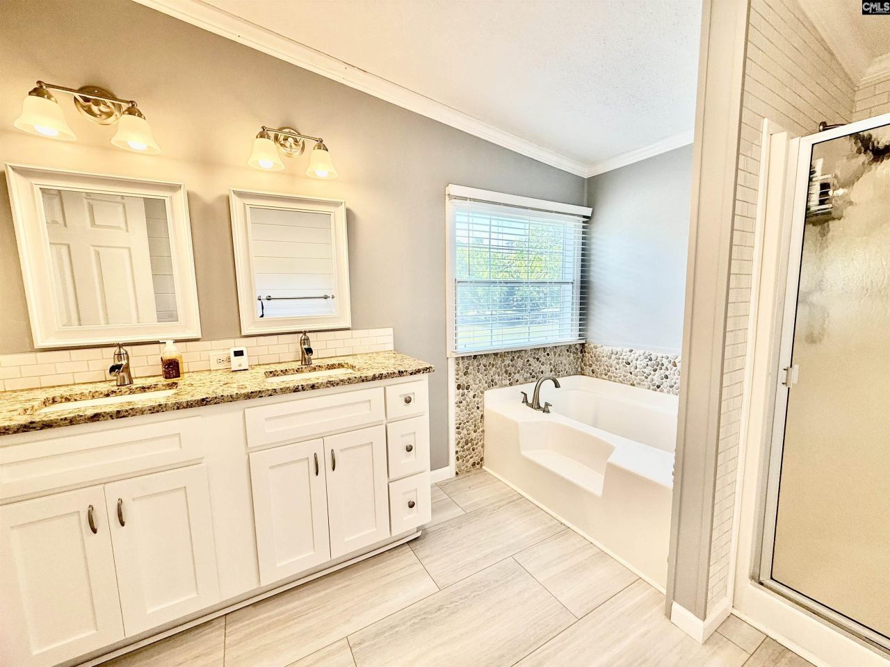 37 Suede Lane Photo 24