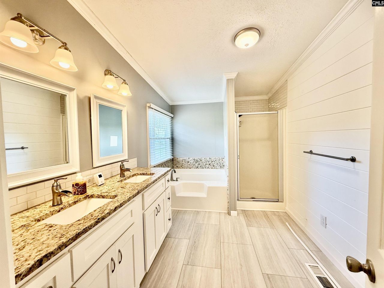 37 Suede Lane Photo 26