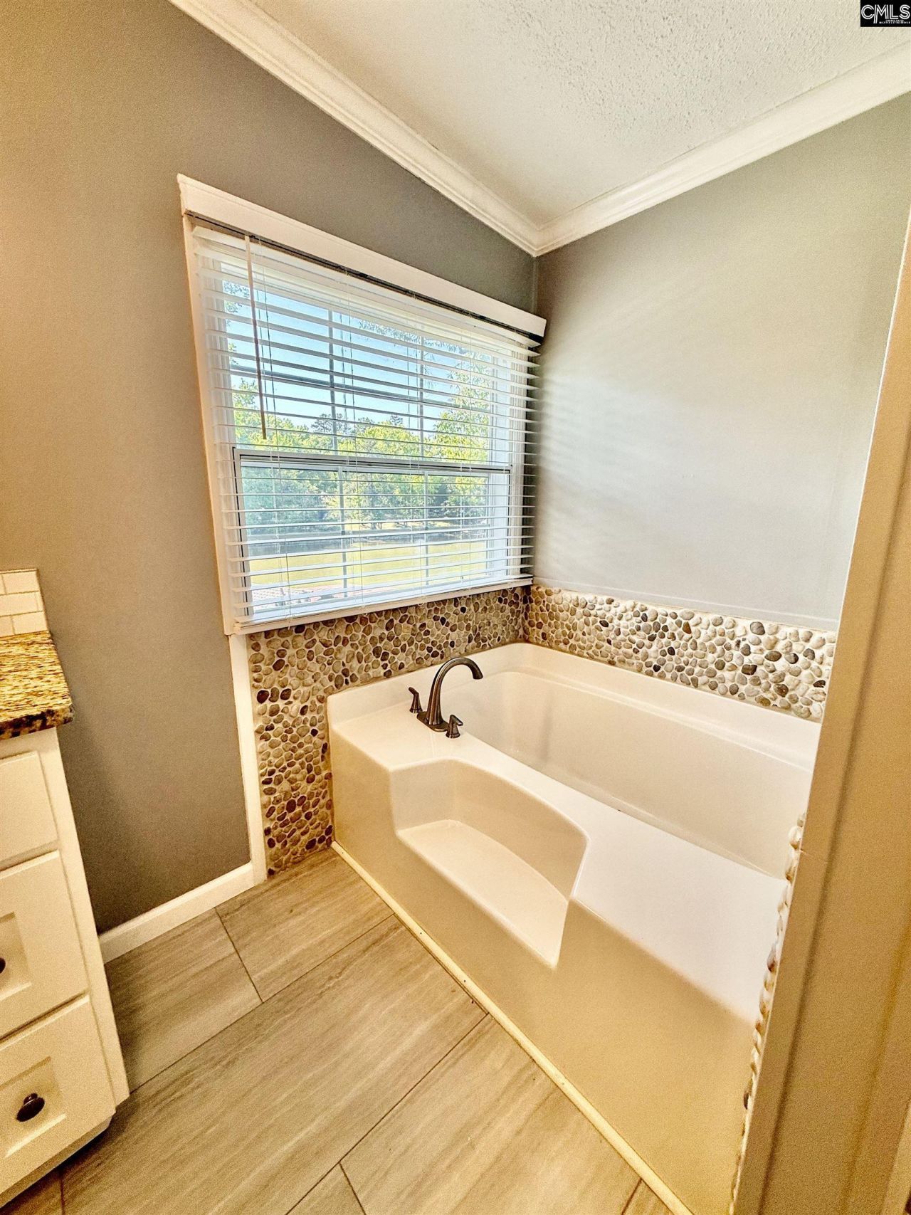 37 Suede Lane Photo 27