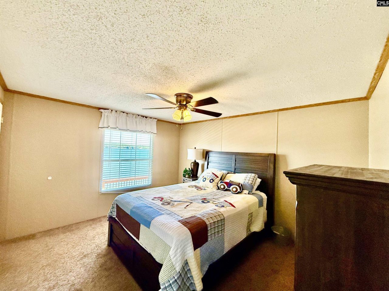 37 Suede Lane Photo 30